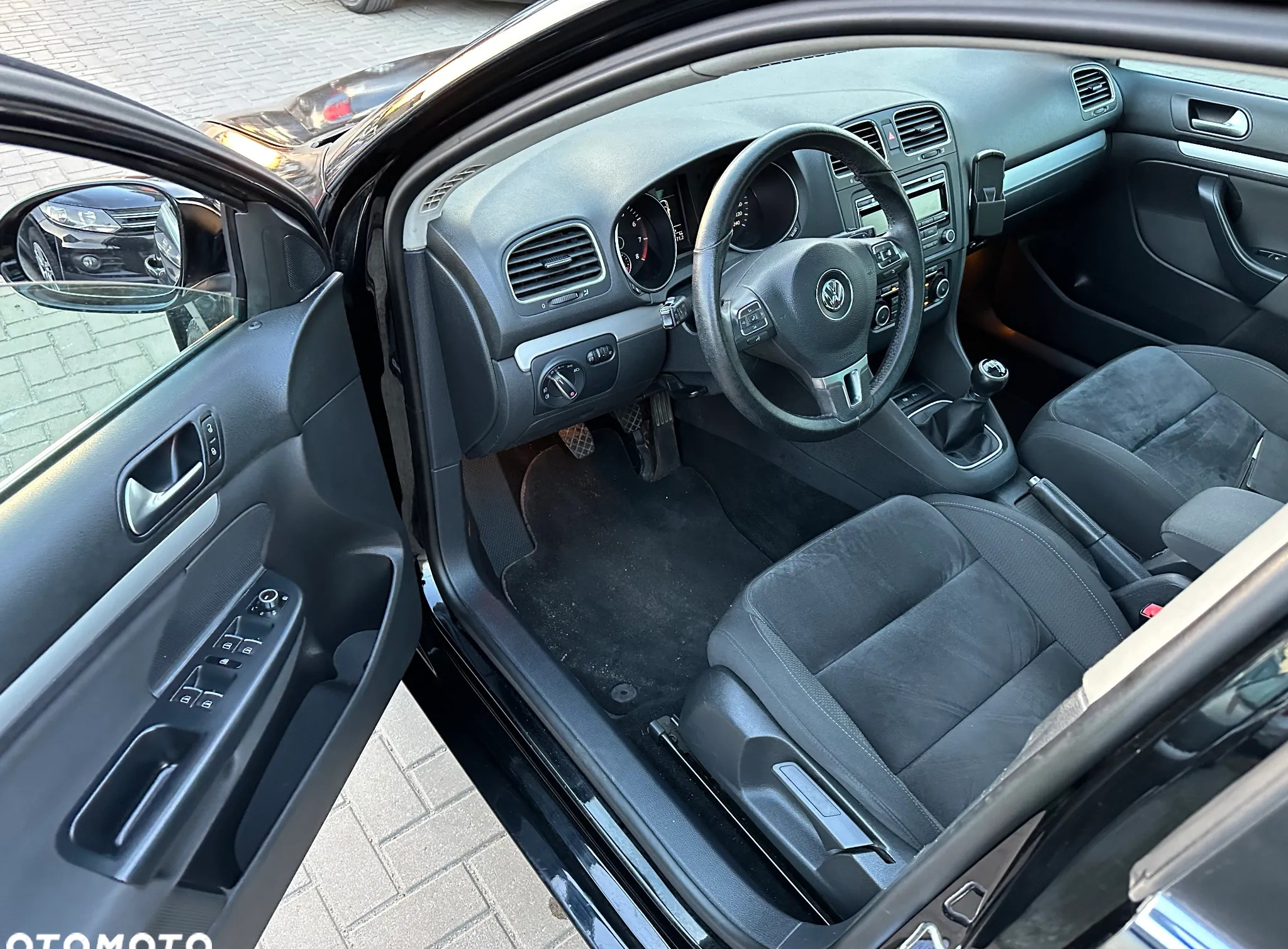 Volkswagen Golf cena 25900 przebieg: 185000, rok produkcji 2011 z Piaski małe 704